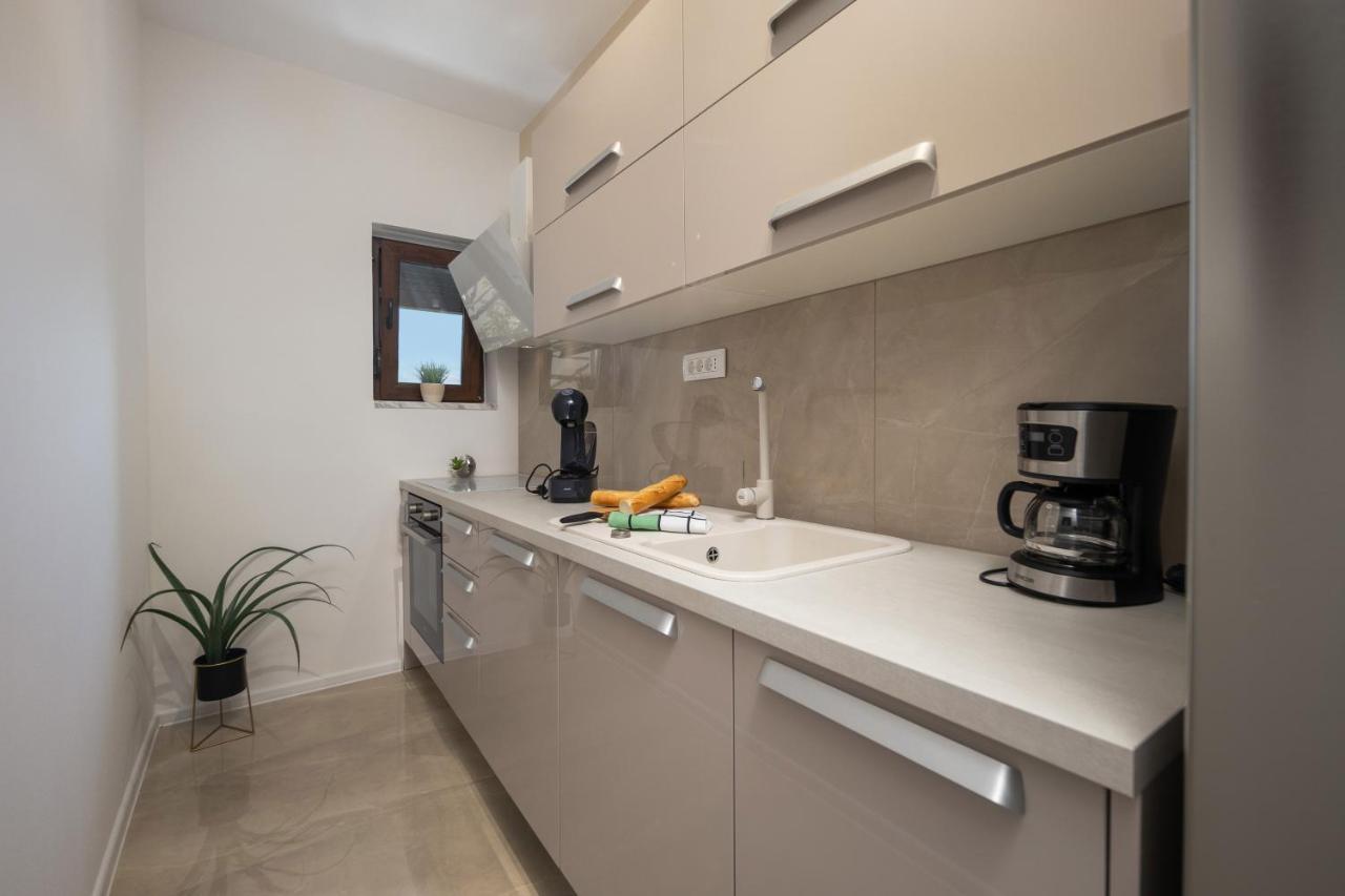 Villa Adriatic, Apartment Rebecca With Heated Swimming Pool, Sew View, Childrens Playground Ičići Exteriér fotografie